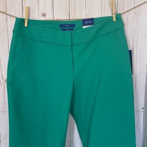 Capri mid rise pants